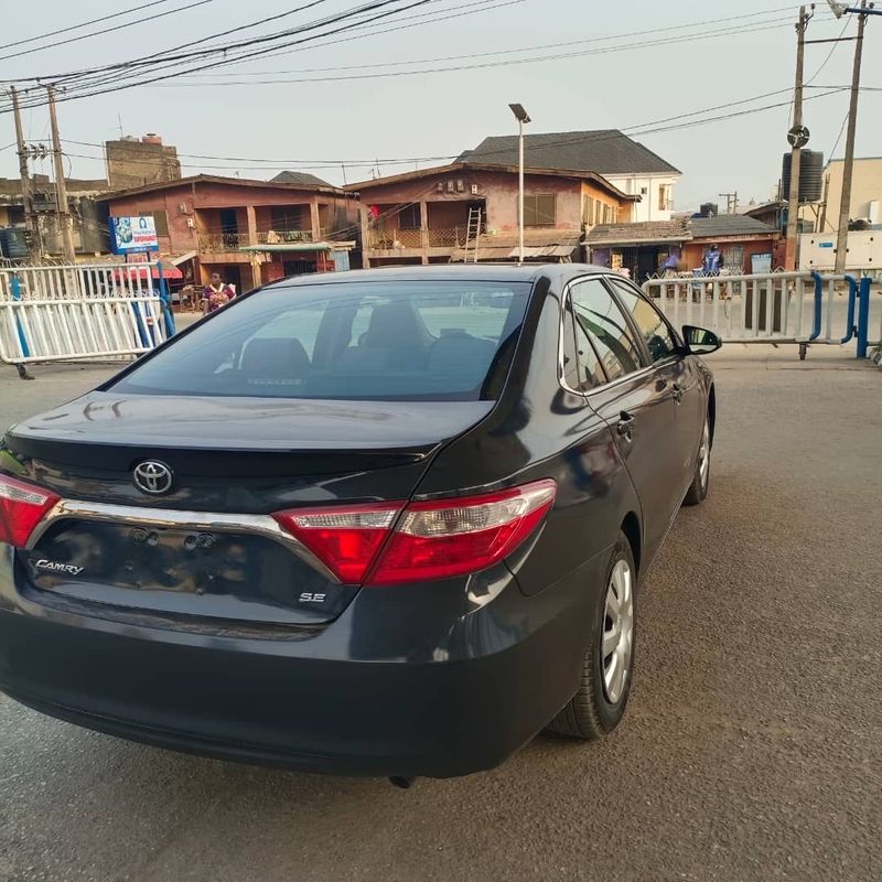 Thumbnail 7 of 2016 Toyota Camry SE